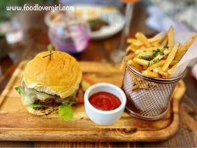 Loulou Petit Bistro & Speakeasy