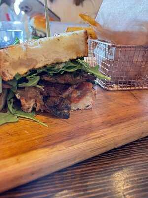 Loulou Petit Bistro & Speakeasy