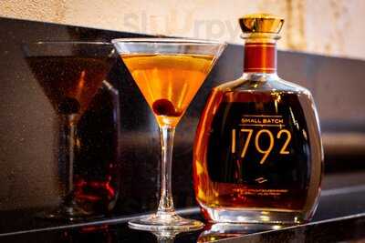 Lola's Burger & Tequila Bar