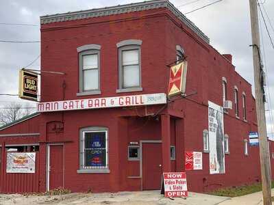 Main Gate Bar & Grill