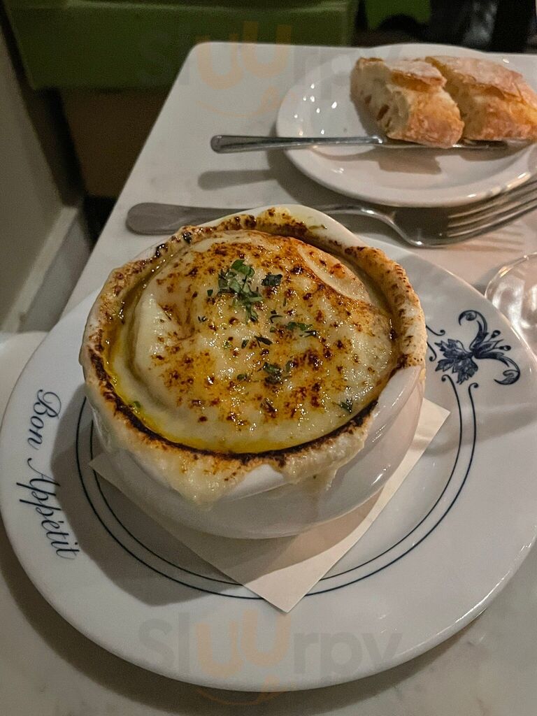 Chez Georges Bistro & Bar