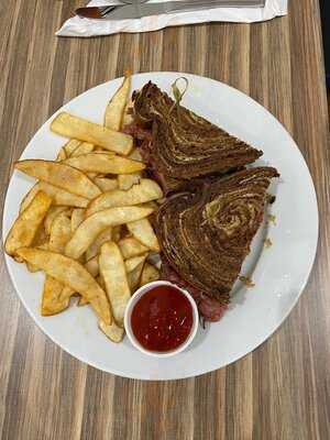 At The Diner Dr Phillips