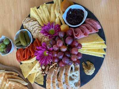 Veldy’s Artisan Cheese And Wine