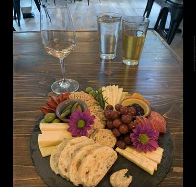 Veldy’s Artisan Cheese And Wine