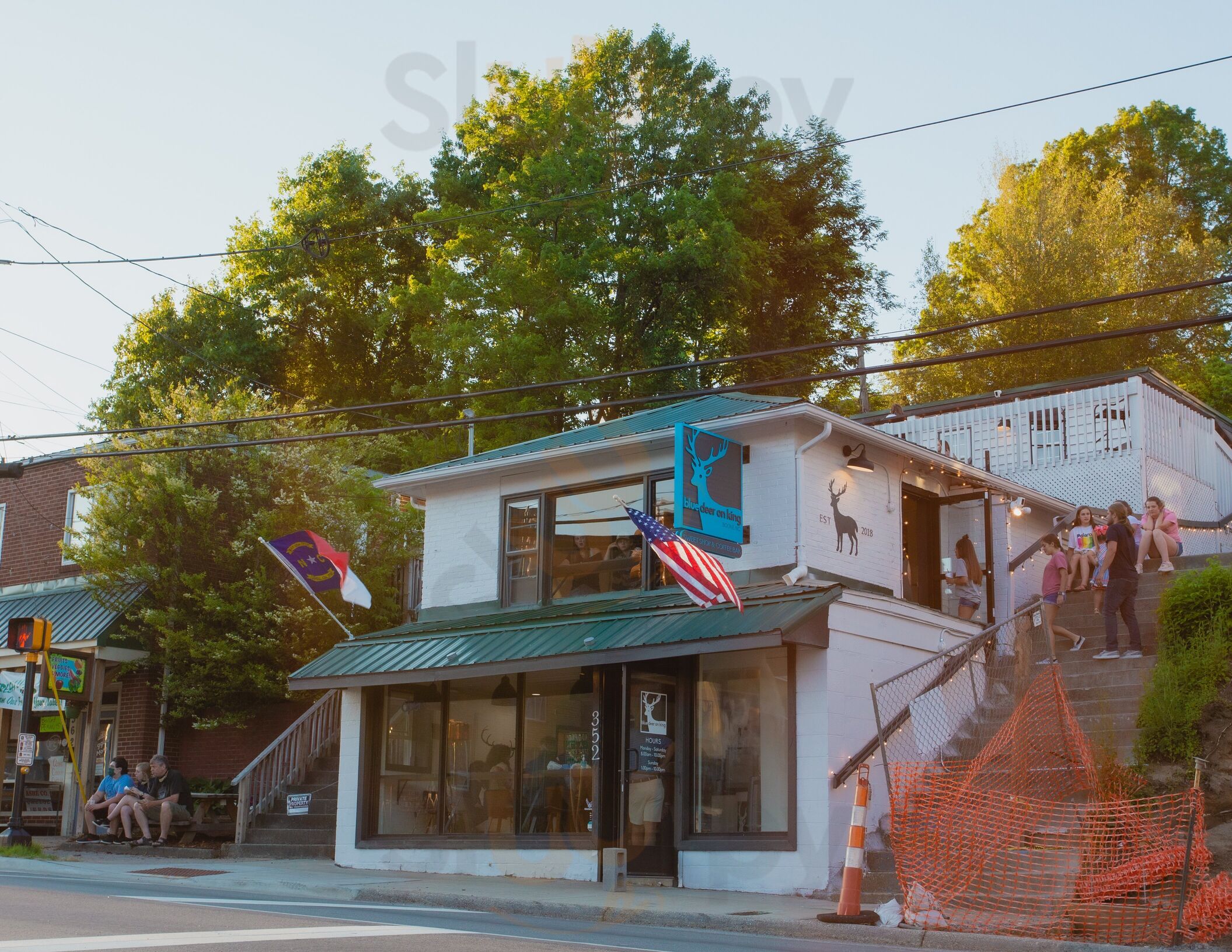 Blue Deer On King- Sweet Shop And Coffee Bar