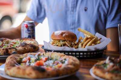 Pb&j: Pizza Beer And Jukebox