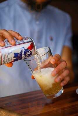 Pb&j: Pizza Beer And Jukebox