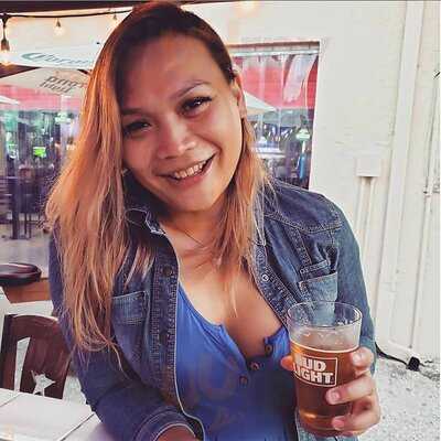 Salty Jims Island Bar & Grill