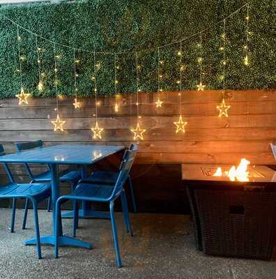 Theo's Steaks, Sides & Spirits