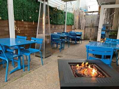 Theo's Steaks, Sides & Spirits