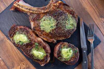 Theo's Steaks, Sides & Spirits