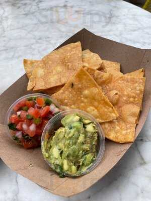 Lil' Simmzy's On The Deck