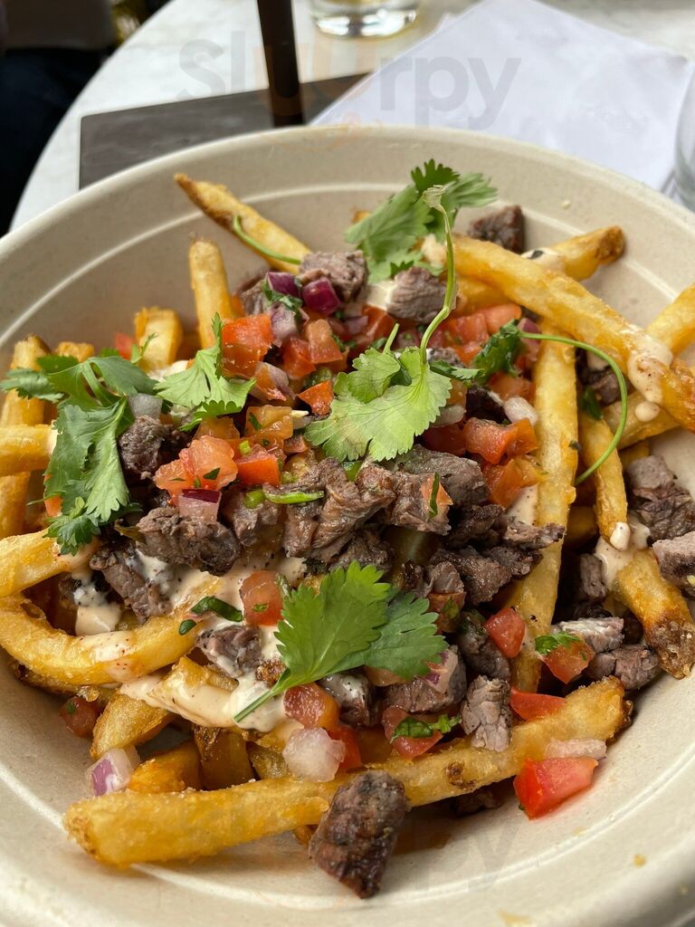 Lil' Simmzy's On The Deck