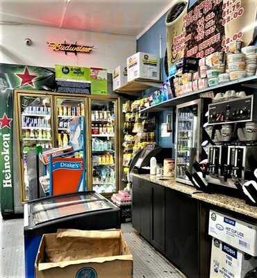 Los Latinos Deli & Grill