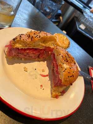 Cusser's Roast Beef & Seafood