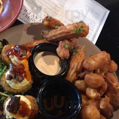 Pineapple Ink Tavern