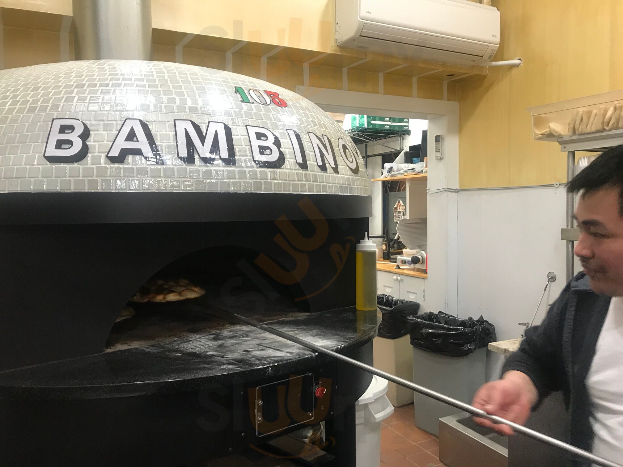 103 Bambinos Pizzeria