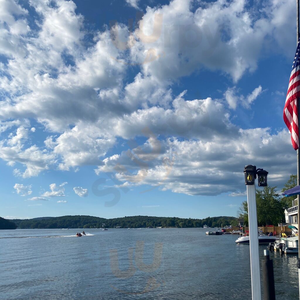 Lakeside Grille