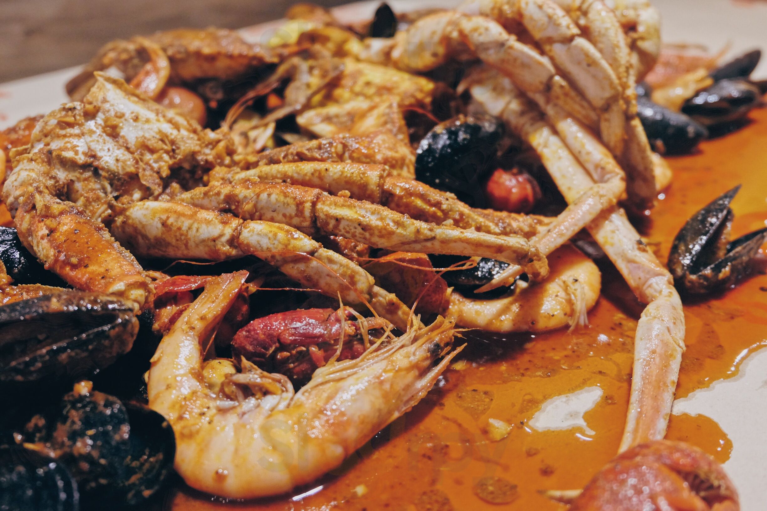 Twin Crab Juicy Seafood & Bar