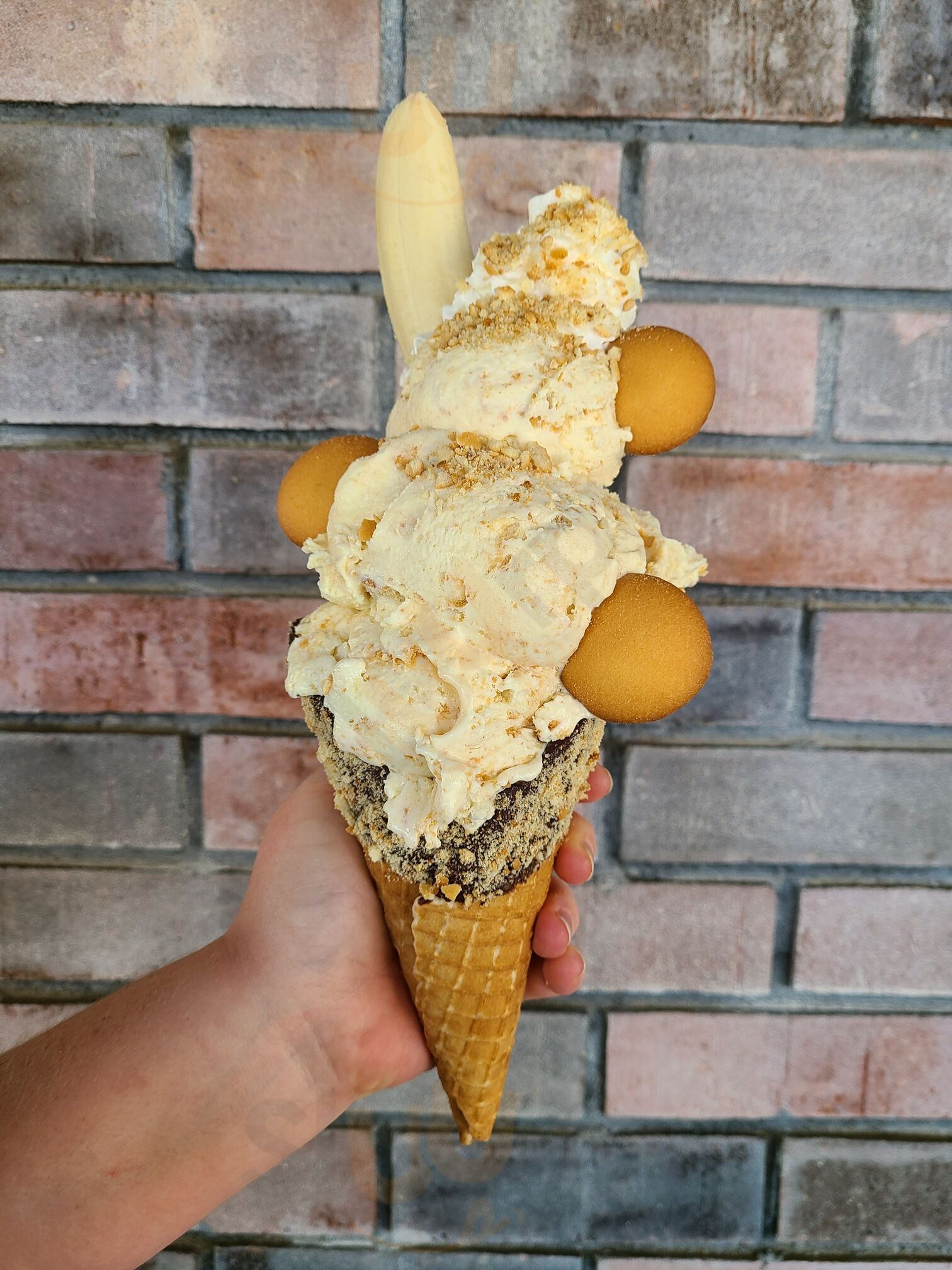 Twin Lakes Creamery, Grill & Inn