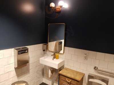 Farine Bakery & Cafe