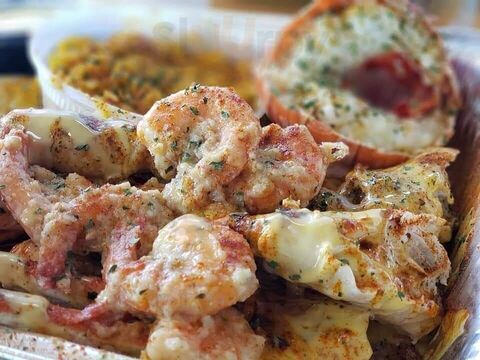 Q's Crackin Crab