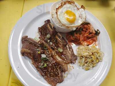 Nifty's Ramen And Smoothies