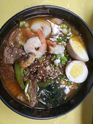 Nifty's Ramen And Smoothies