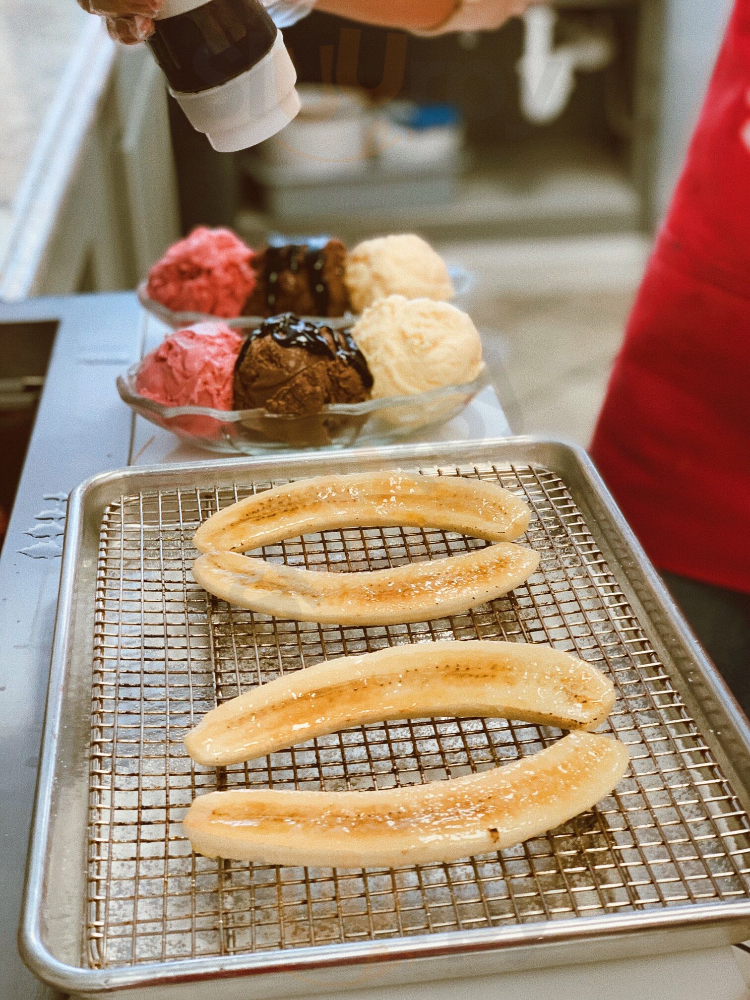 Scoops Ice Cream & Sandwiches