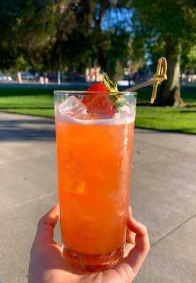 Parkside Bar & Grill