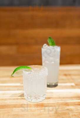 Parkside Bar & Grill