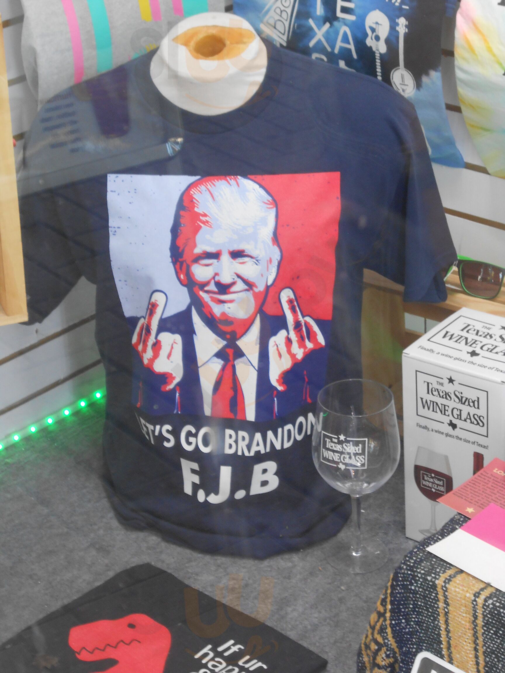 Main Streat Food Hall By H-e-b