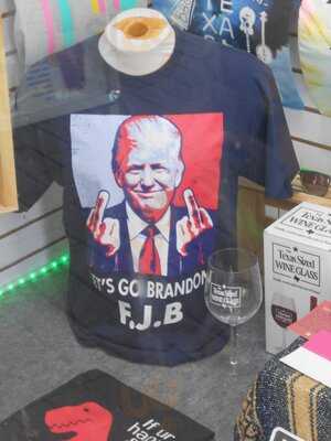 Main Streat Food Hall By H-e-b