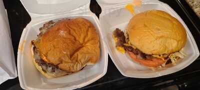 Mooyah Burgers, Fries & Shakes