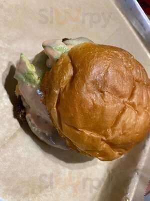 Mooyah Burgers, Fries & Shakes