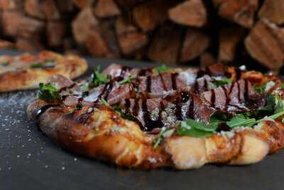 Sirgae's Wood Fire Pizza