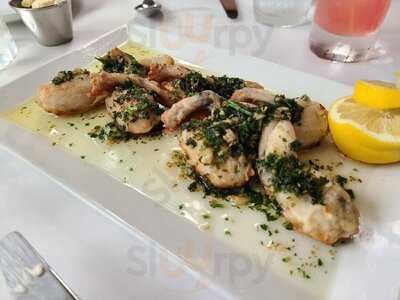 Russell's On Lake Ivanhoe