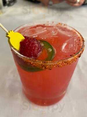 Russell's On Lake Ivanhoe