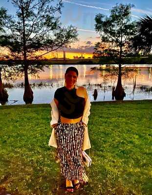 Russell's On Lake Ivanhoe