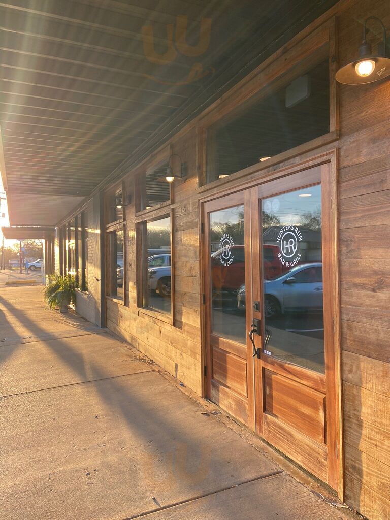 Hunters Run Bar And Grill