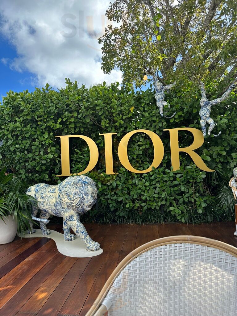 Dior Café