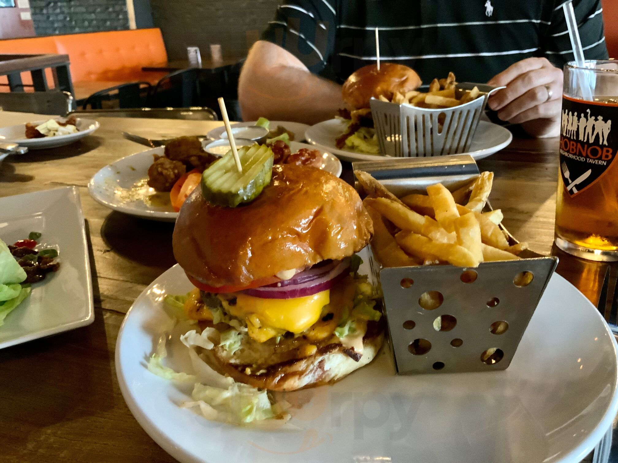 Hobnob Neighborhood Tavern