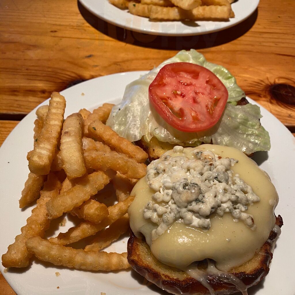 Foodie Garage Eatery