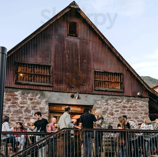 Stronghouse Brew Pub