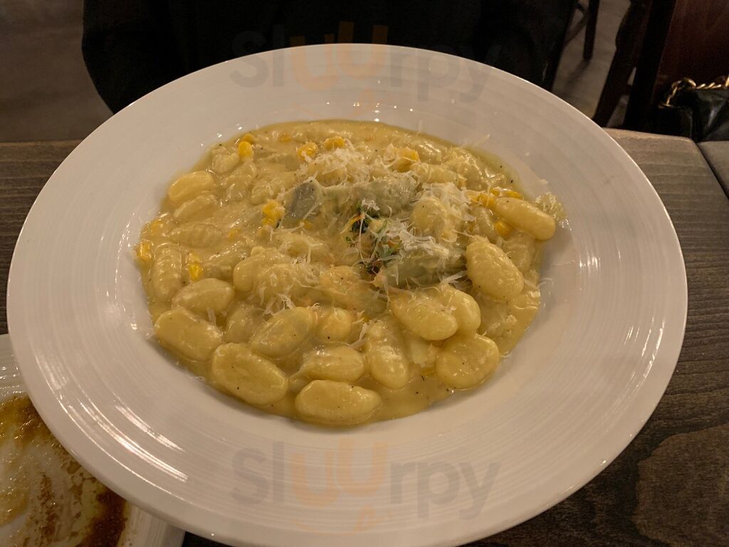 Amfora Mediterranean Restaurant