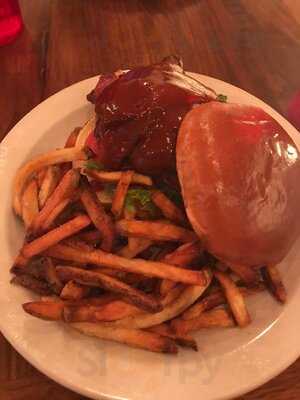 Trailhead Public House & Eatery