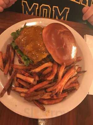 Trailhead Public House & Eatery