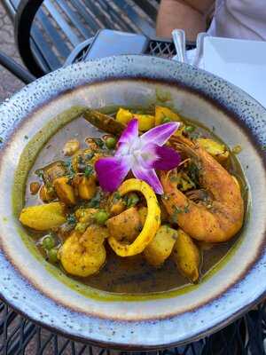Mares Real Peruvian Cuisine