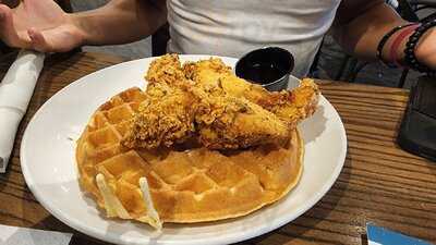 Another Broken Egg Cafe