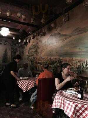 Filippi's Pizza Grotto